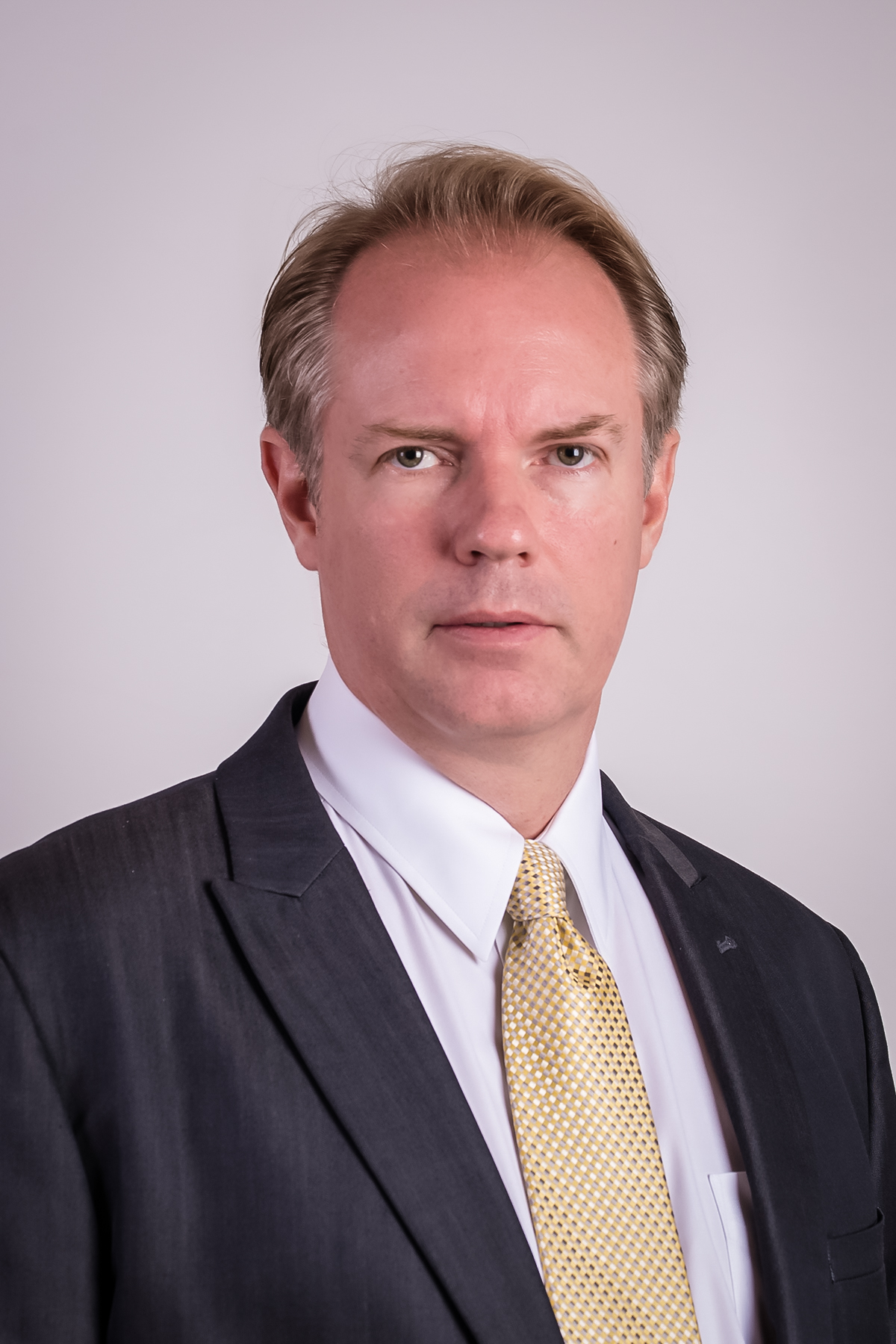 Mr Cesar R Ternieden Esq