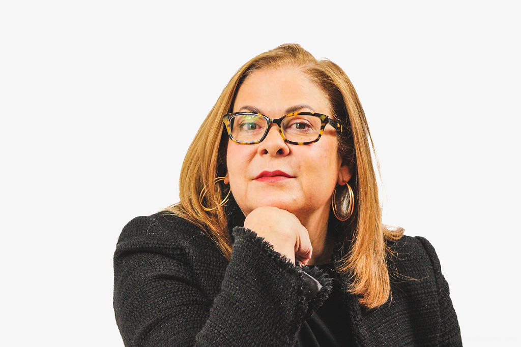 Ms Christy Thompson
