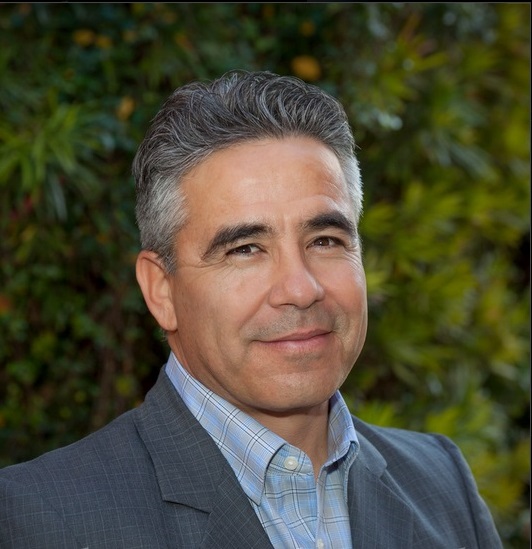 Mr Luis Fernando Parra