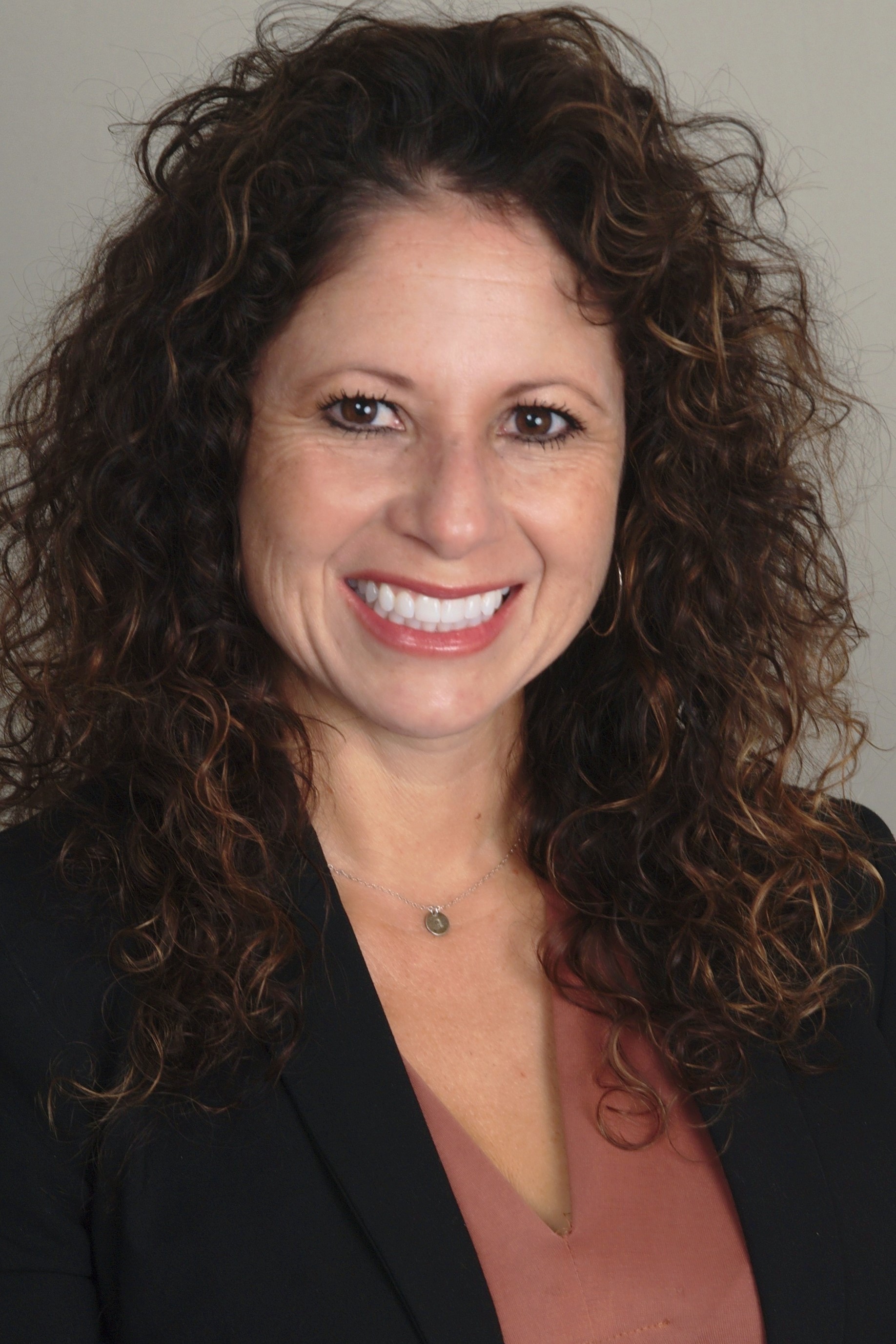 Ms Amanda M Salcido