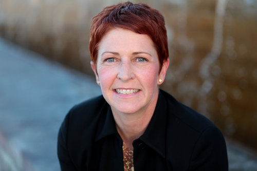 Ms Caroline Lynch