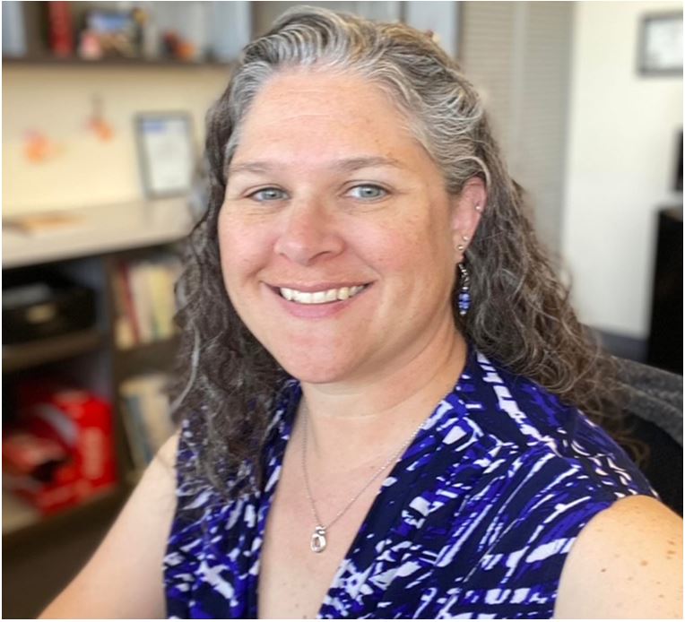 Lisa M Enlow