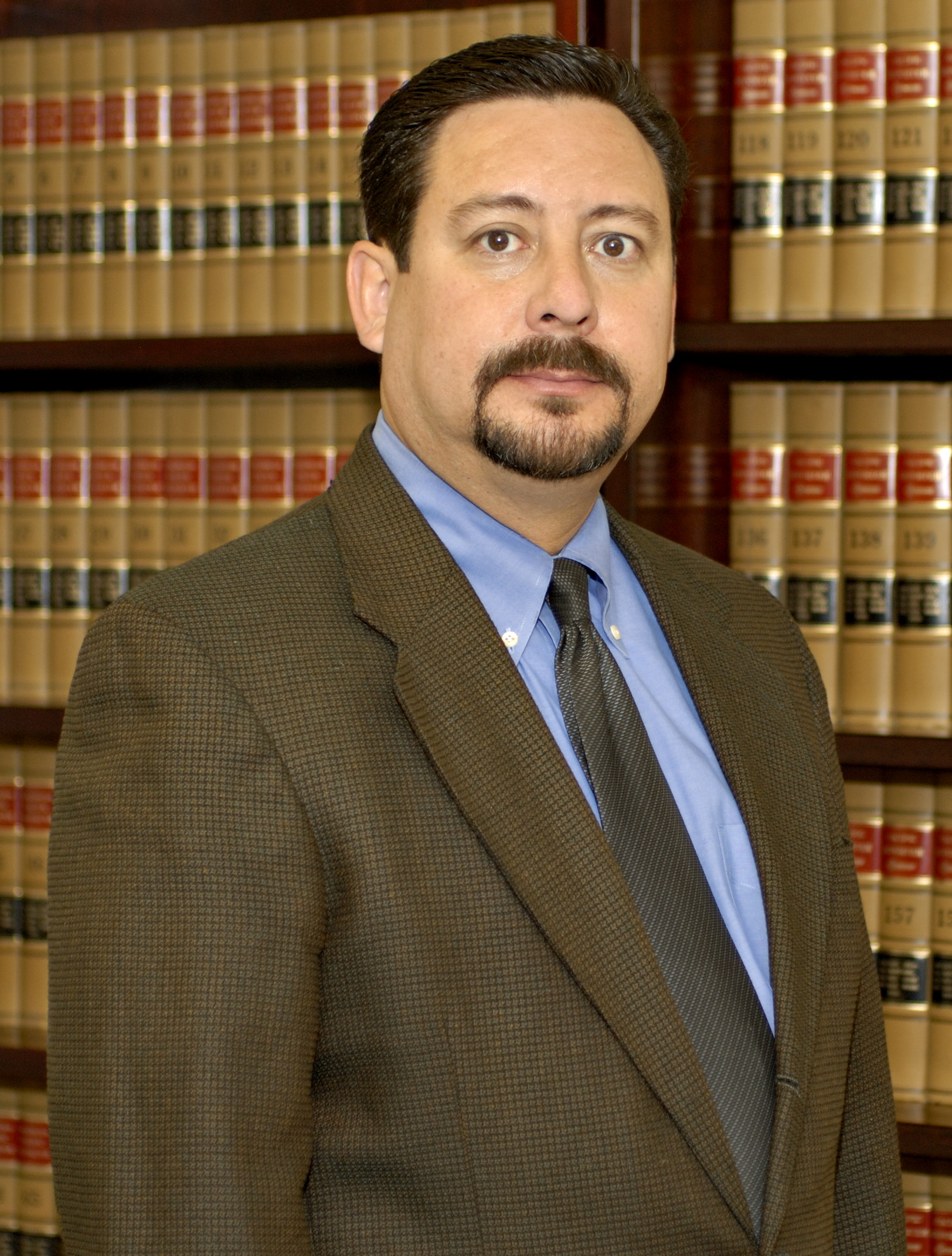 Mr Robert J Campos