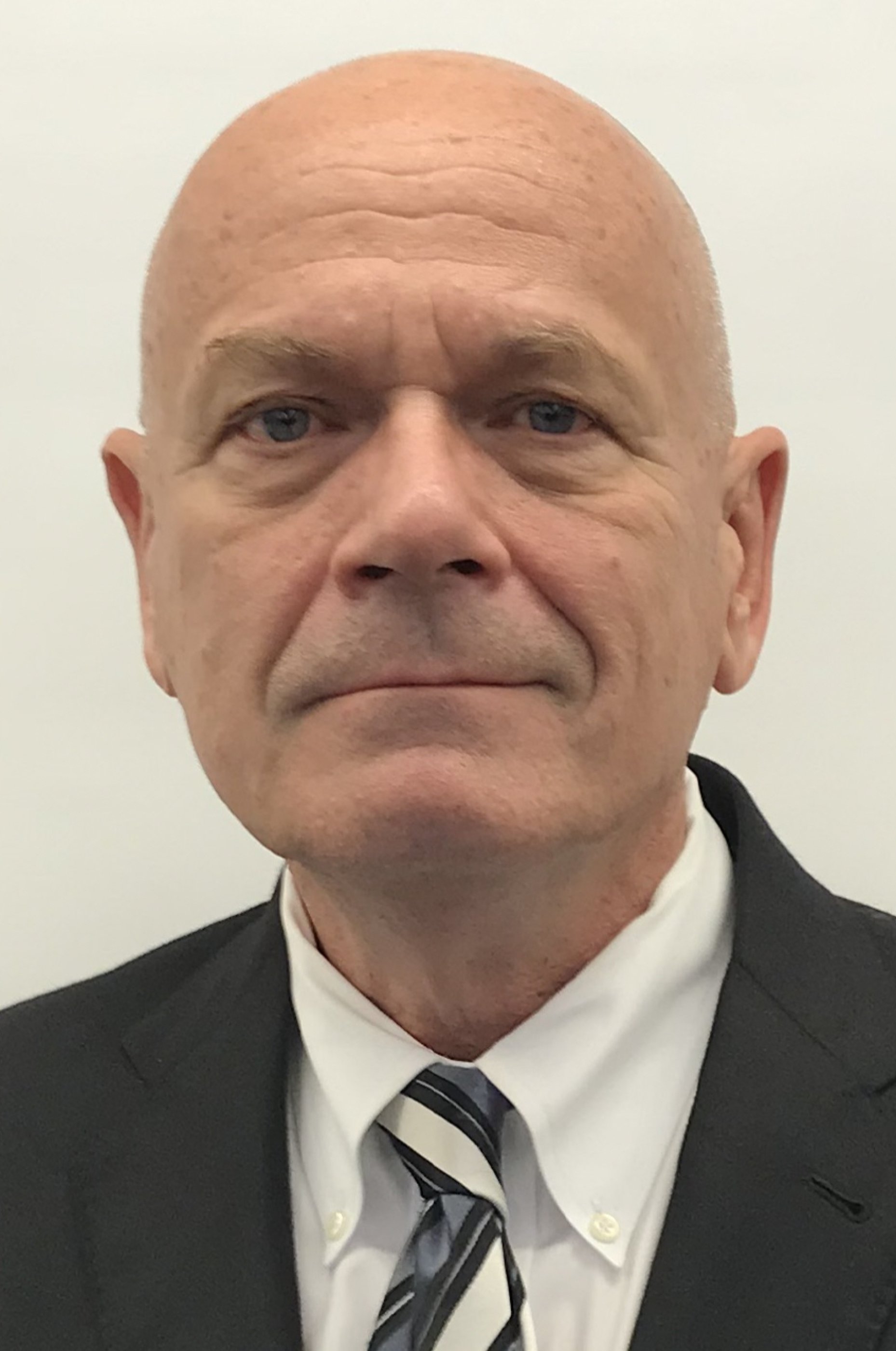 Mr Craig W Phillips