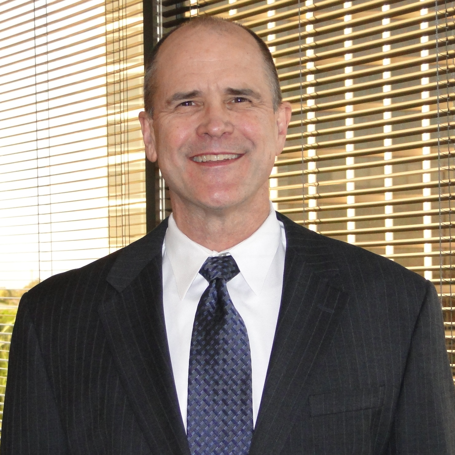 Mr Jon R Hultgren