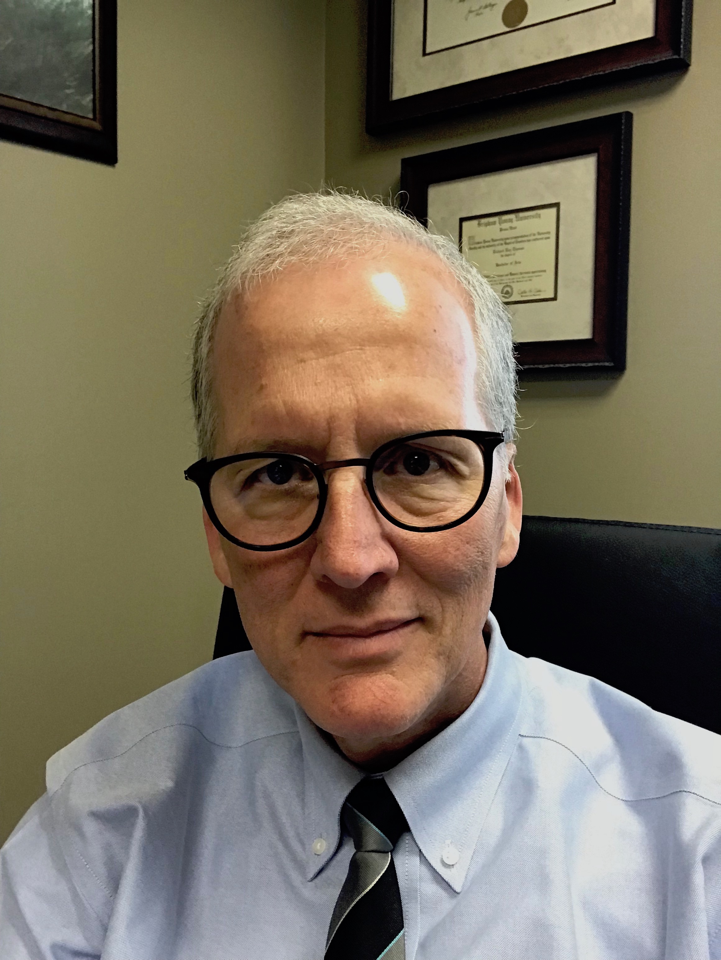 Mr Richard R Thomas