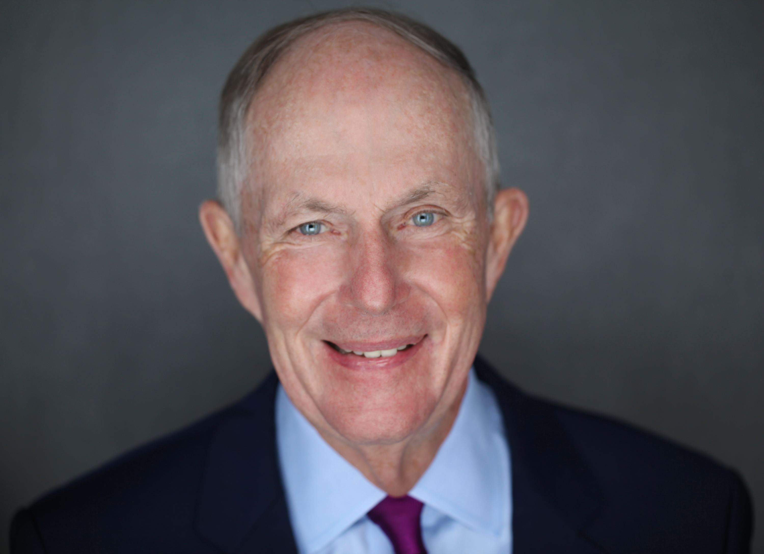 Mr Lester W Schiefelbein Jr