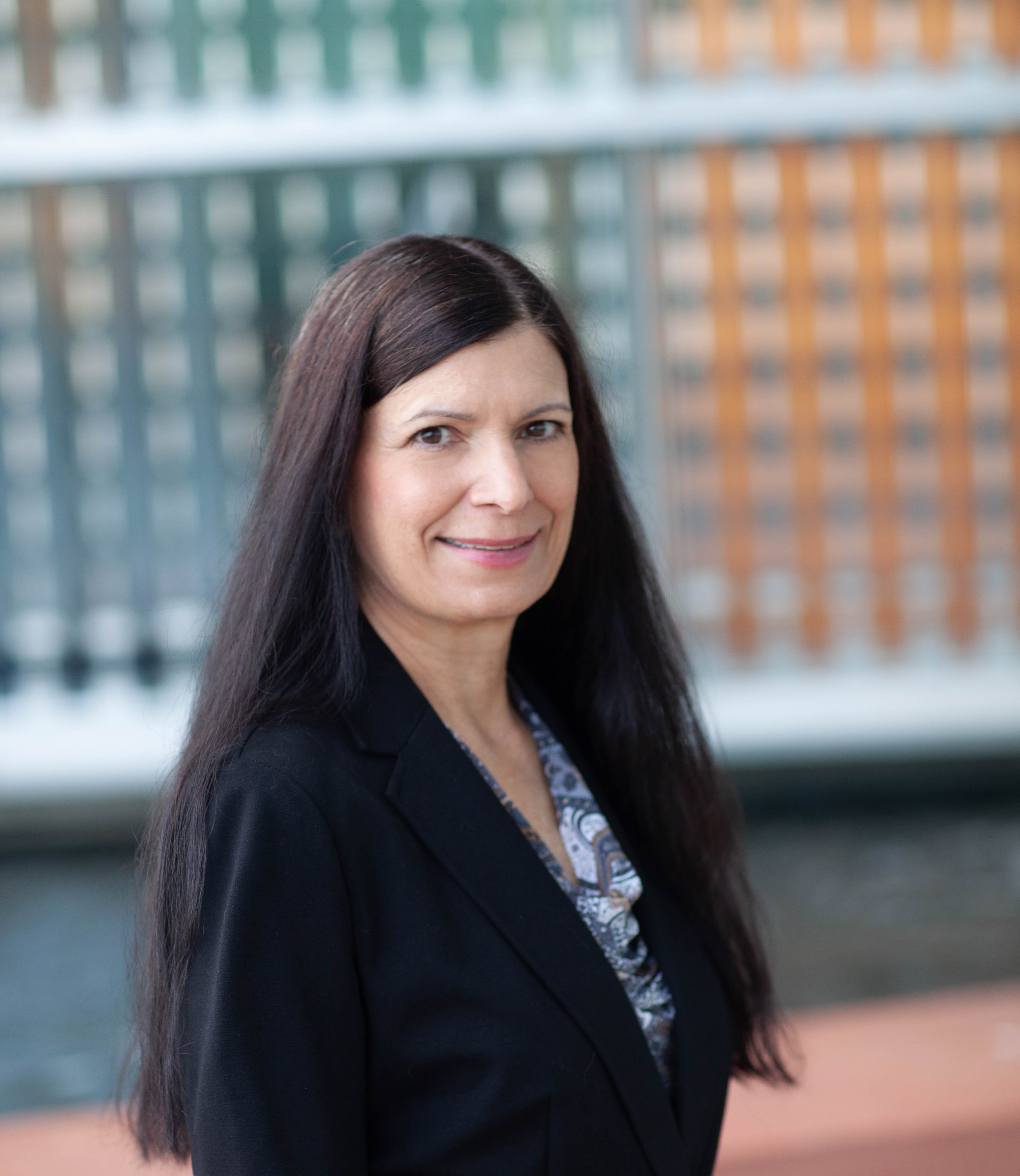 Ms JoAnn Falgout
