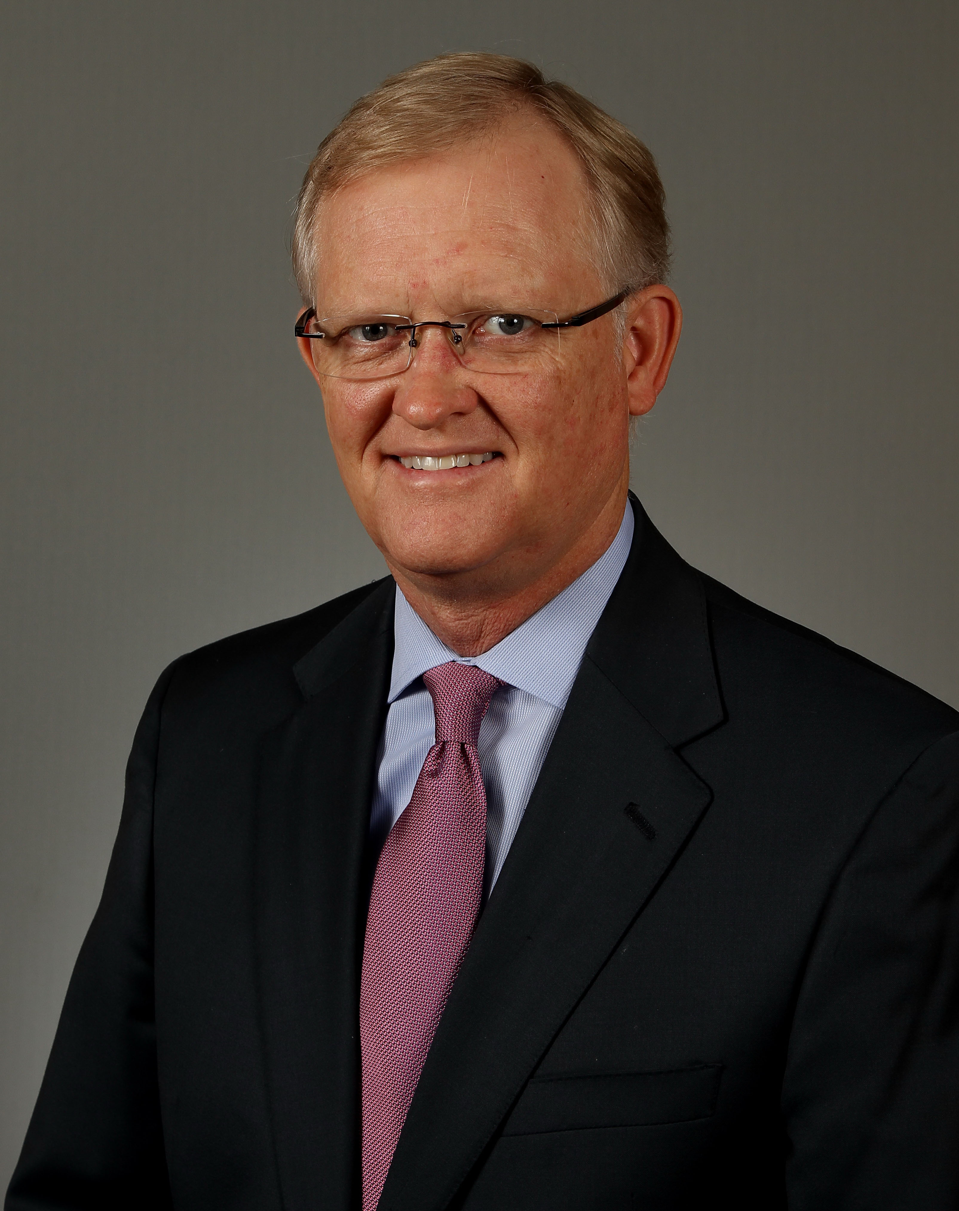 Mr Robert D Haws