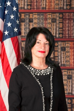 Mrs Carmen Chenal Horne Esq