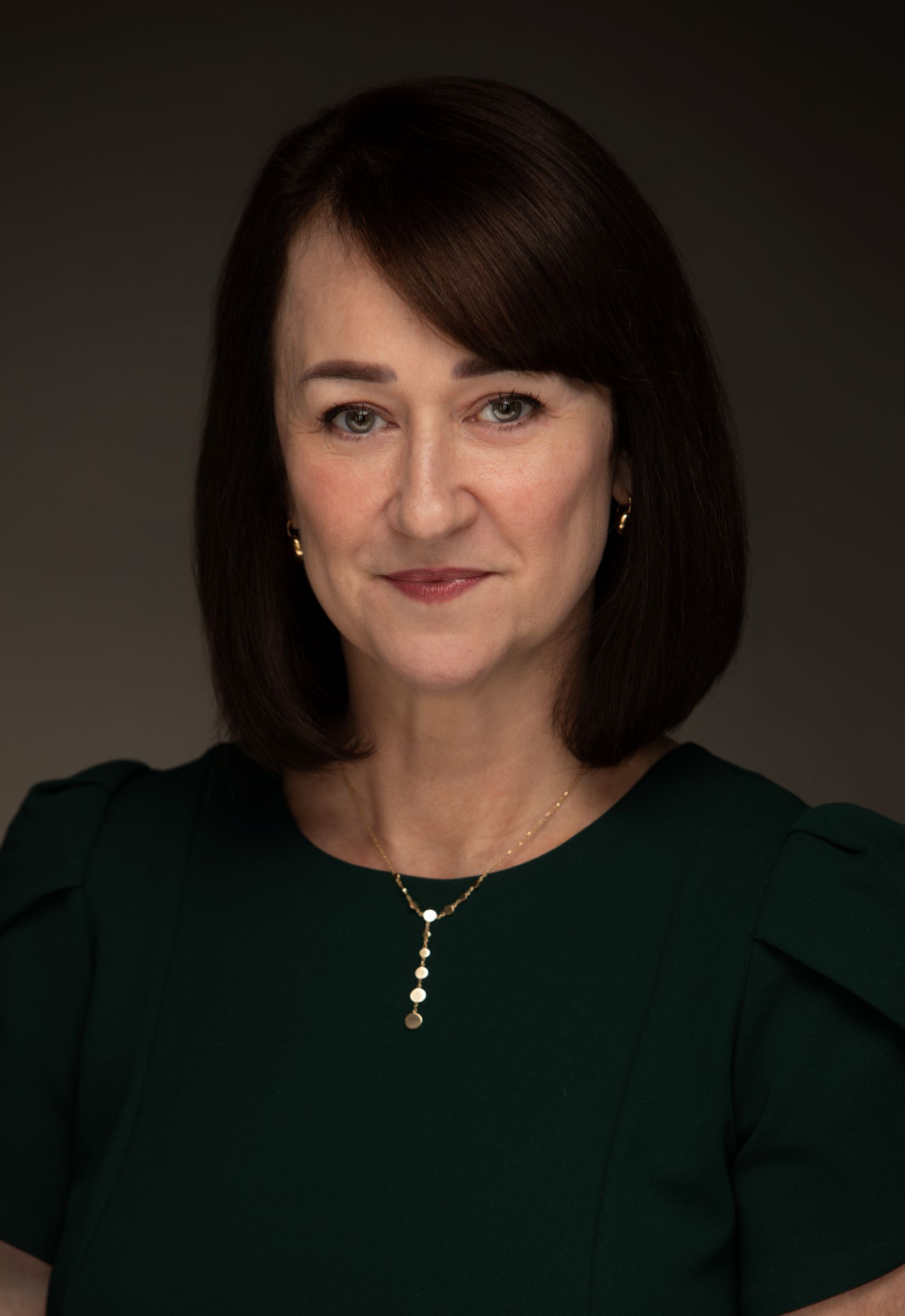 Ms Kathleen D Fox